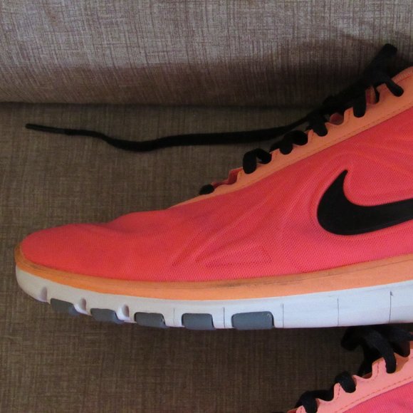 Nike Free TR Luxe Tech Size 10 - Picture 5 of 16